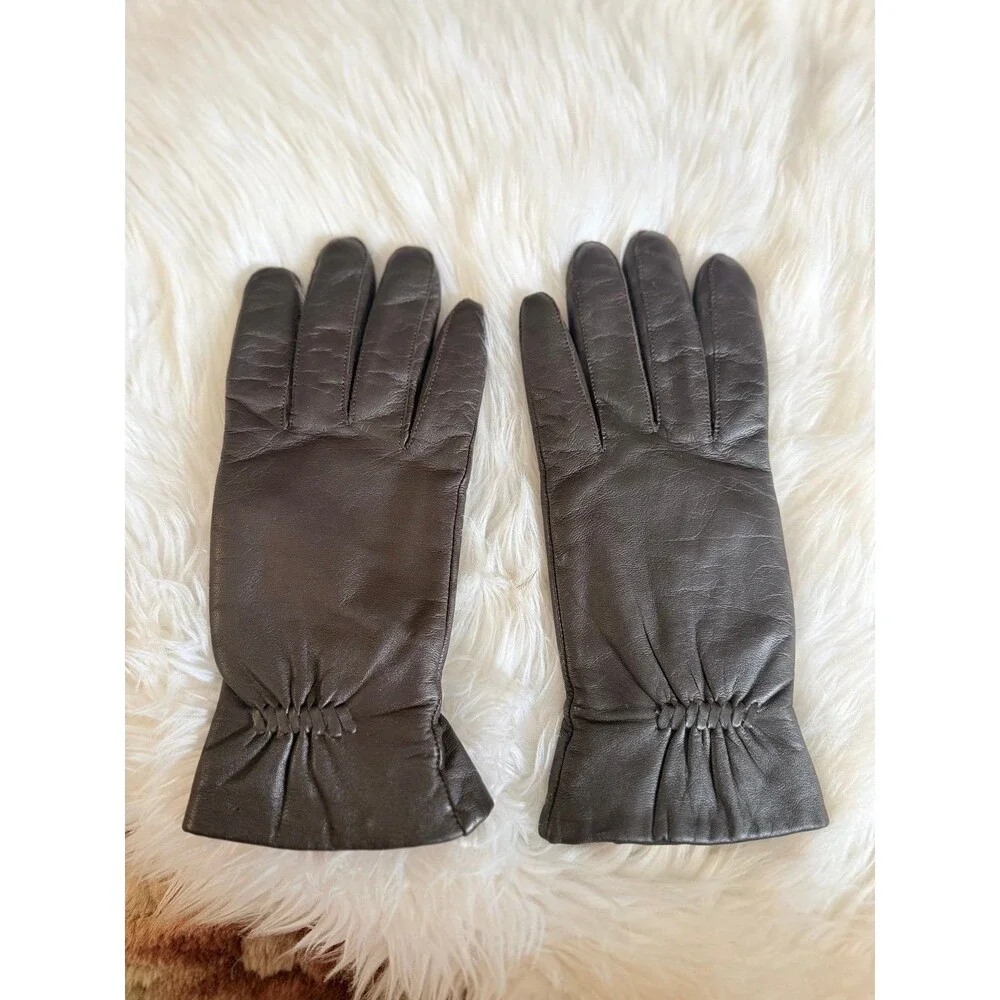 Leather gloves